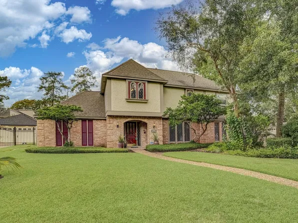 16215 N Greenfield Dr, Spring, TX 77379