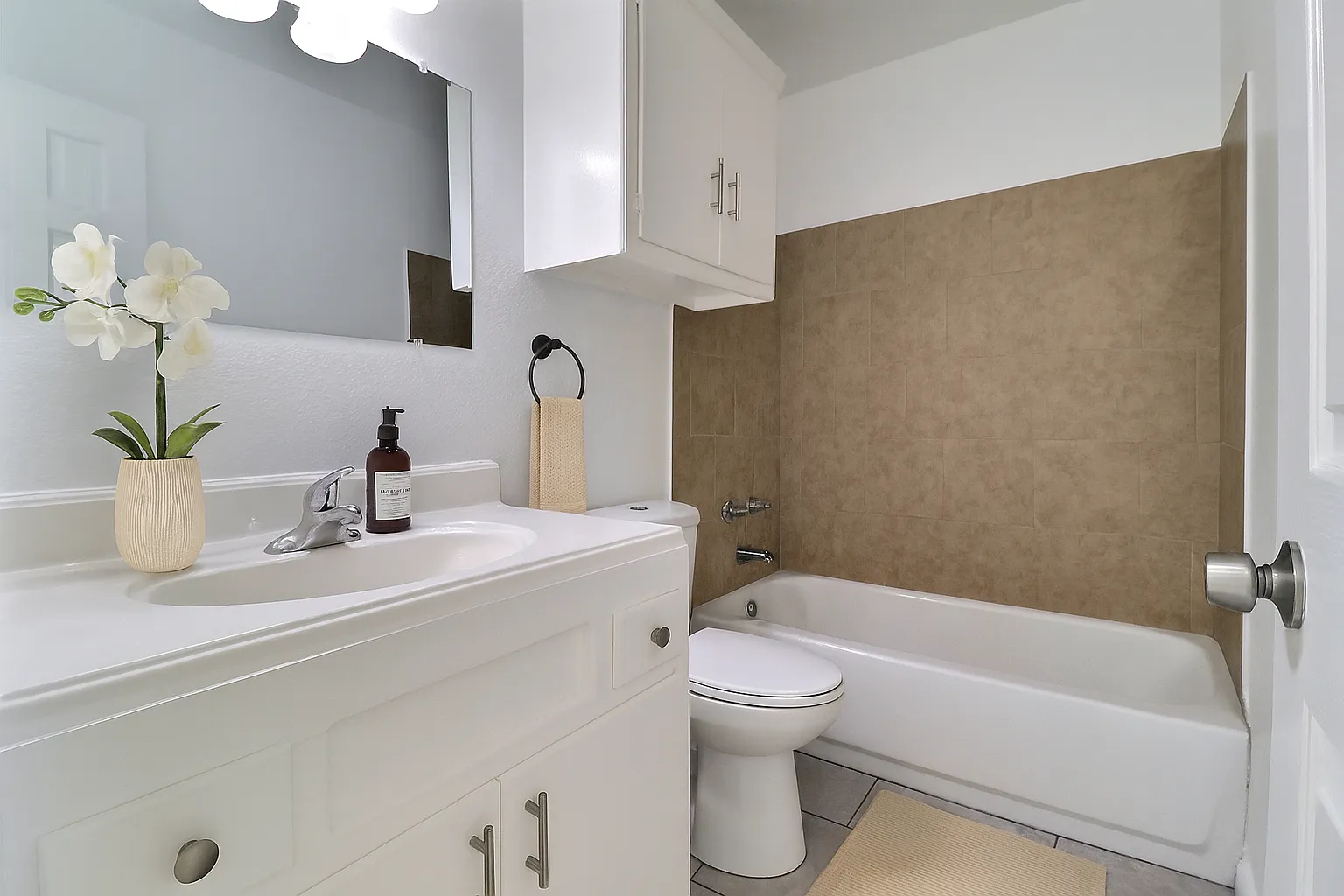 2 bed, 900 sqft, $895 — Photo 4