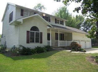 704 Hampshire Rd, Stow, OH 44224