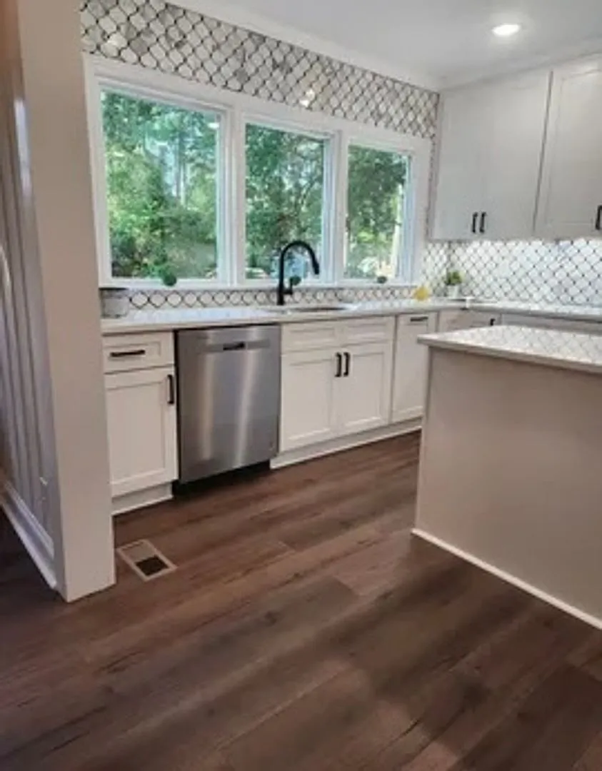 Fully Renovated 3 Bedroom 2 Bath Home in Forest Acres — Photo 4