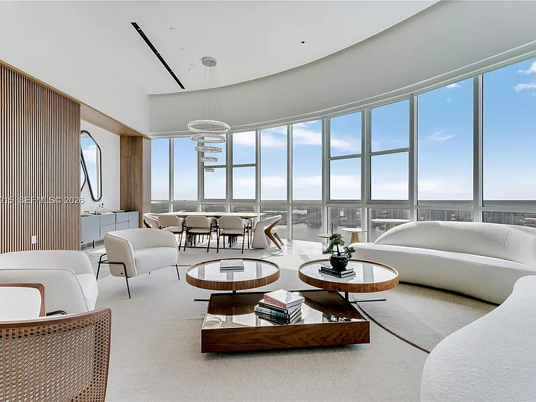18201 E Collins Ave #TS1 — Photo 3