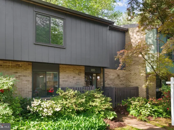 1815 Ivy Oak Sq #58, Reston, VA 20190