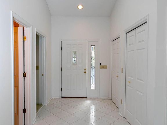2nd image of 40 Sunset Dr