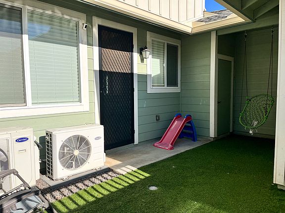 3rd image of 724 Kakala St APT 1407