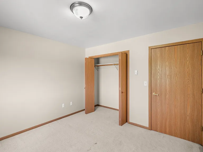1508 Spruce Dr NE — Photo 8