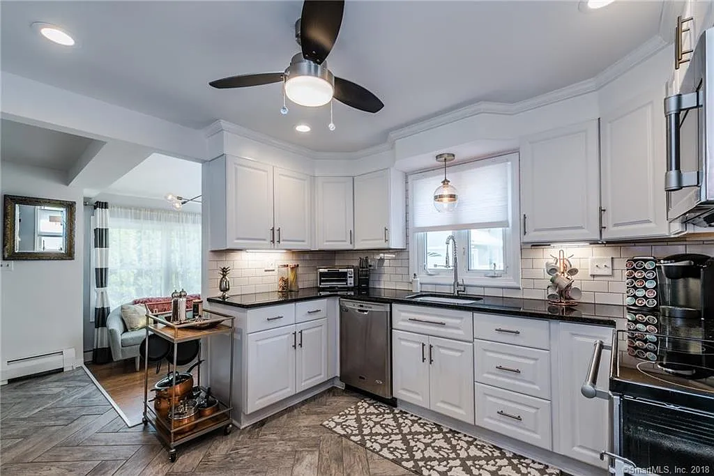 5 bed, 1938 sqft, $5,000 — Photo 4