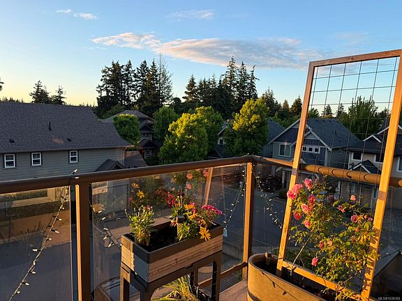 2nd image of 2220 Sooke Rd #304