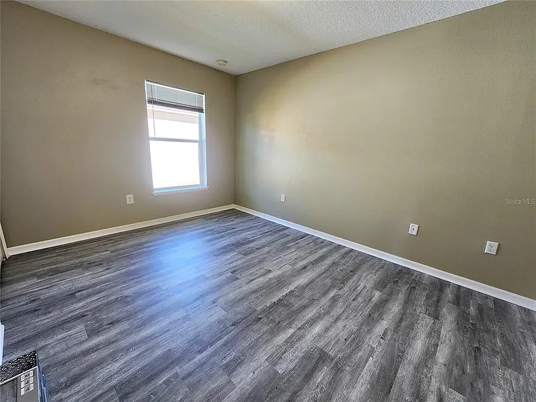 4017 Longworth Loop — Photo 11
