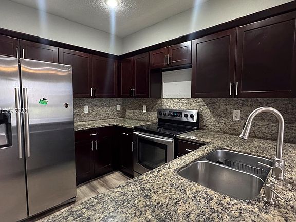 4th image of 7941 Catalina Cir #7941