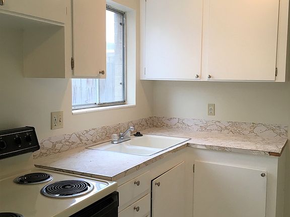 5th image of 185 E Townhouse Ct