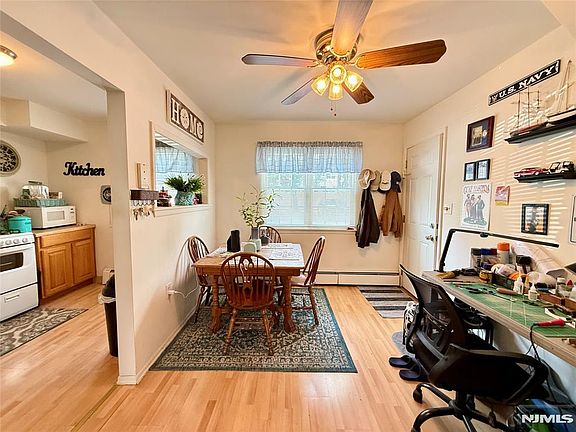 3rd image of 1241 Valley Rd #1241A