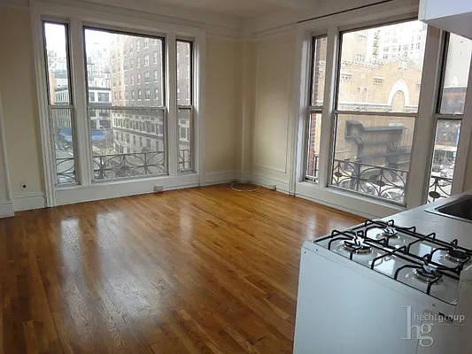 Rented by Hecht Group | media 22