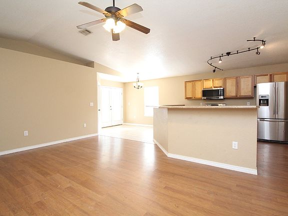 4th image of 416 Bremen Ave