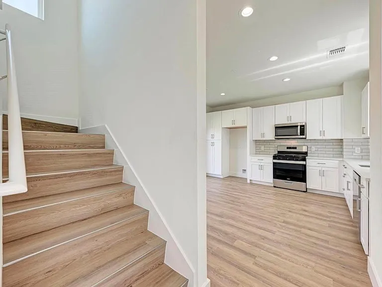 502 Tillery St #2 — Photo 8