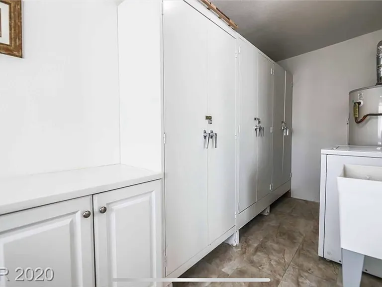 3462 Myrtle Ave — Photo 9