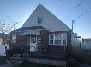 47 5th Ave, New Hyde Park, NY 11040