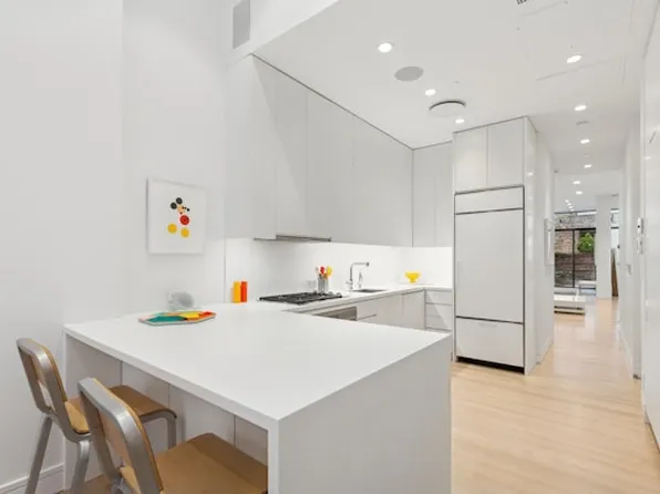 35 West 71st Street image 2 of 14