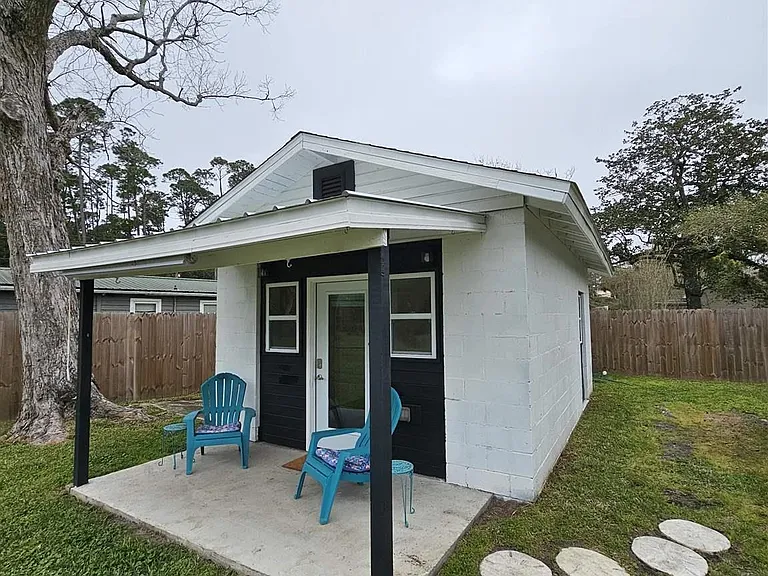 9775 N Loop Rd #1 — Photo 5