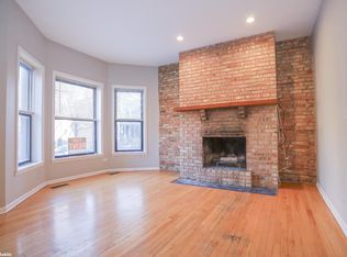 1025 W Dakin St #211, Chicago, IL 60613
