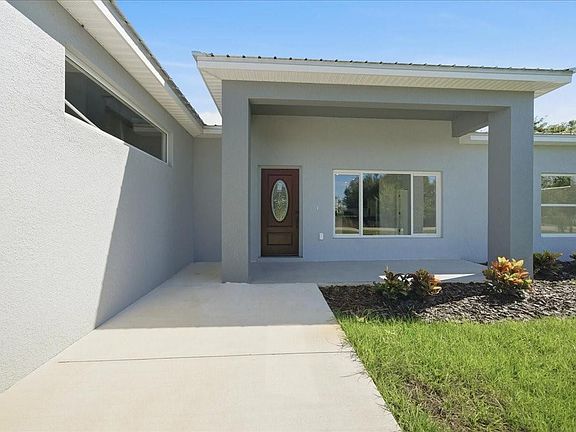 4th image of 3174 N Sedgewick Road