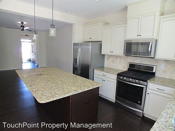 3rd image of 9453 Glenburn Ln