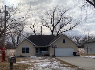 3 Deer River Rd, Columbus, NE 68601