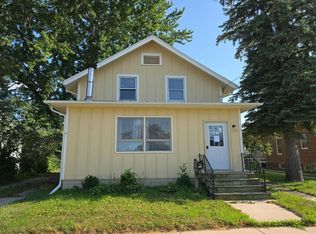 1121 E State St, Mason City, IA 50401