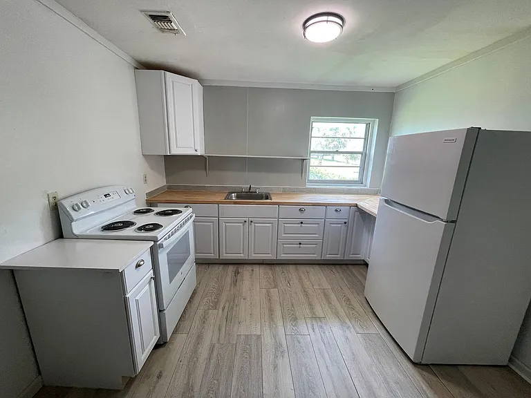 2815C 1st Ave — Photo 3