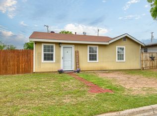 542 Broadway, Poteet, TX 78065