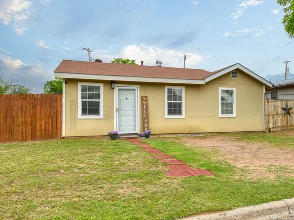 542 BROADWAY, Poteet, TX 78065