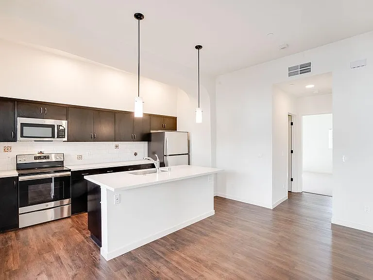 4690 Tompkins Ave — Photo 23