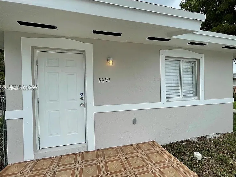 5881 NW 32nd Ave #5881 — Photo 7