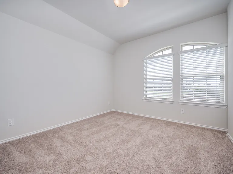 4601 Avion Dr — Photo 17