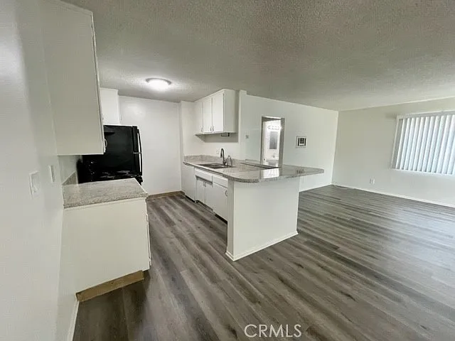 685 E Vista Chino #E — Photo 16