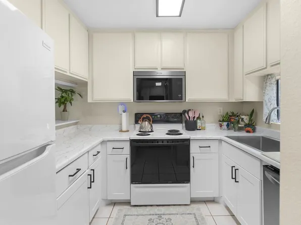 7940 University Ave Unit 22, La Mesa, CA 91942