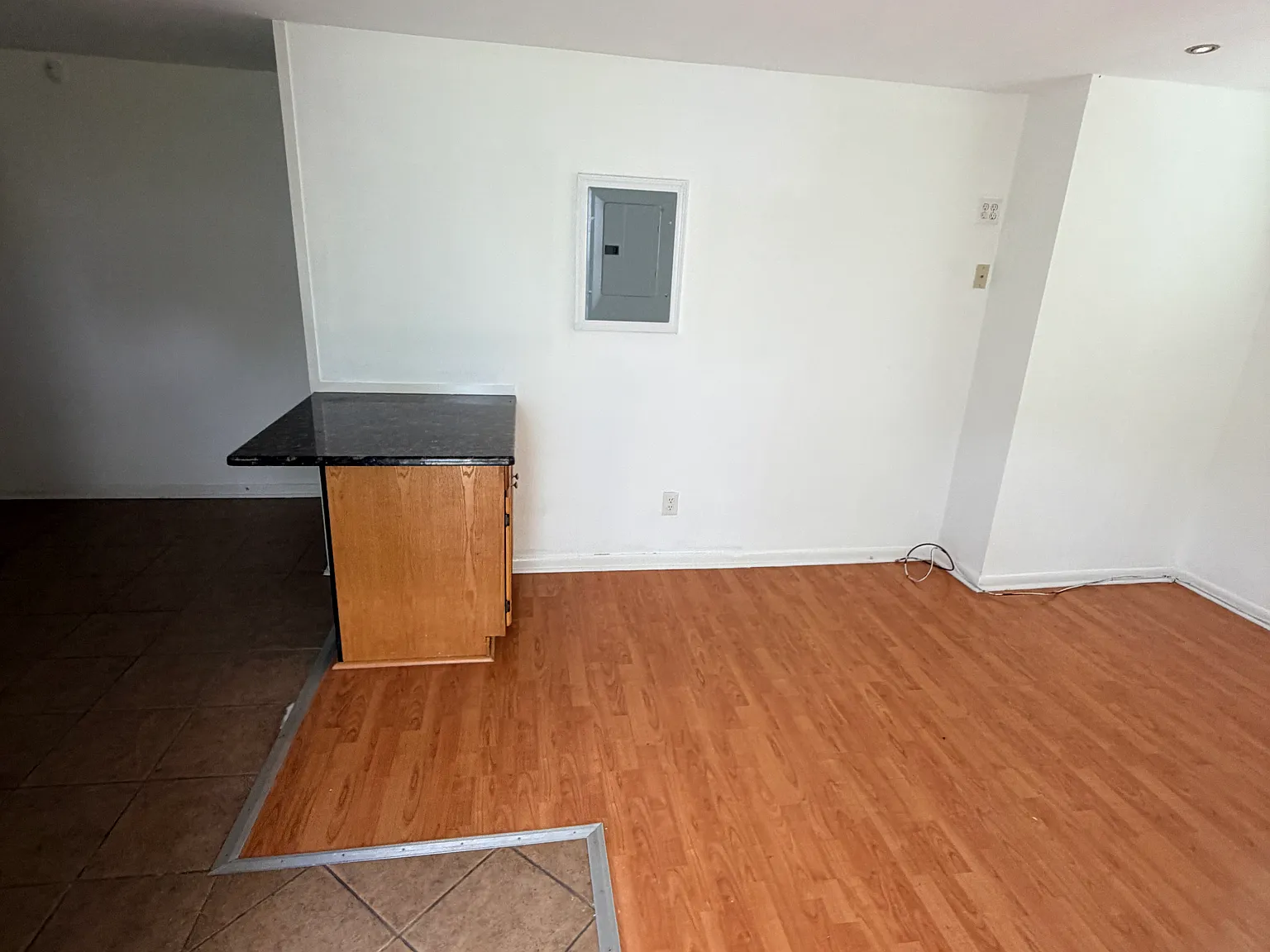 2 bed, 850 sqft, $1,300 — Photo 3
