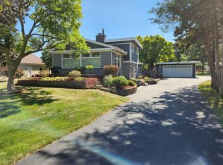 22W321 Temple Dr, Medinah, IL