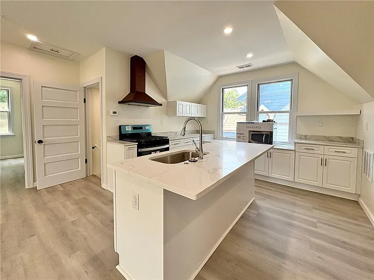 245 Frederick Ave #243 — Photo 3