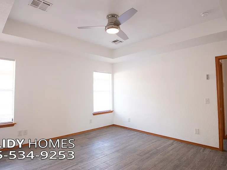 5004 SE 52nd St — Photo 19
