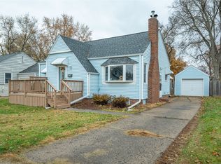 3909 68th St, Urbandale, IA 50322