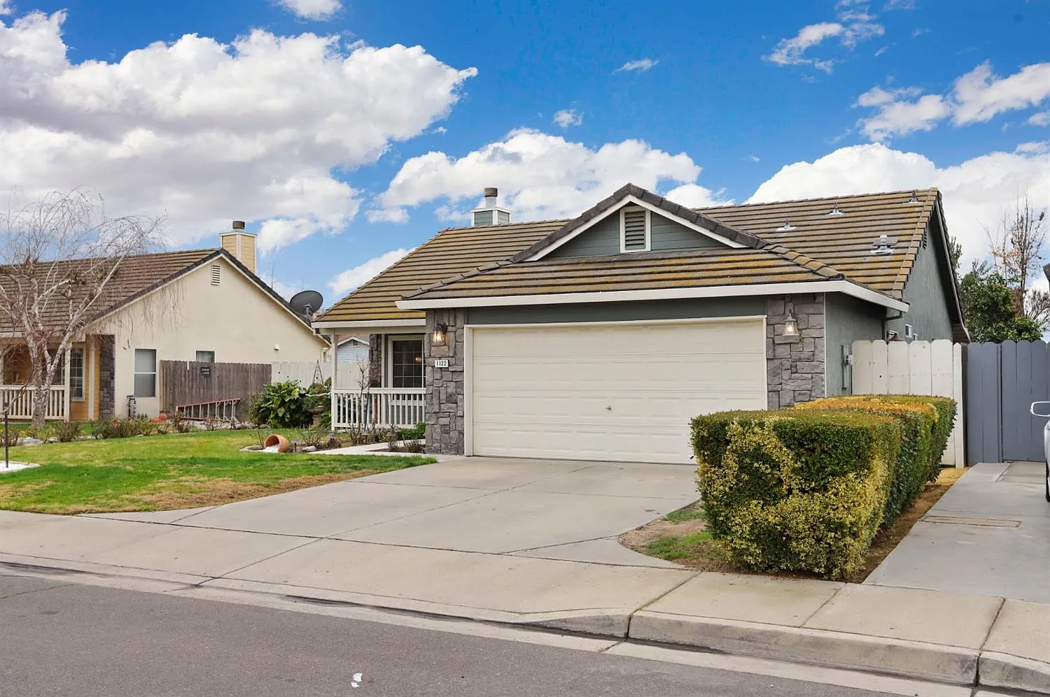 1122 Stone Ct photo 1