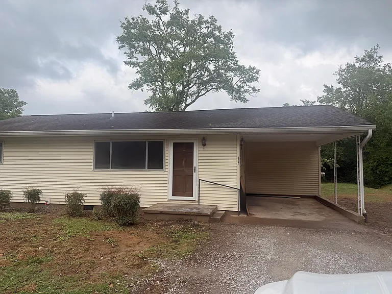 922 Ogrady Dr — Photo 1