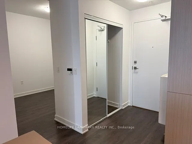 Building Photo - 75 Oneida Cres #506