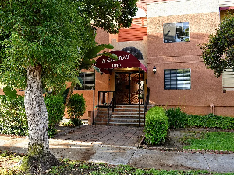 1010 Raleigh Street — Photo 2