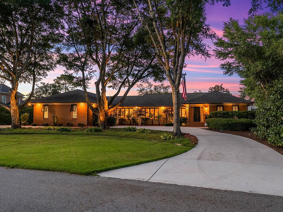 1st image of 406 Dunes Dr.