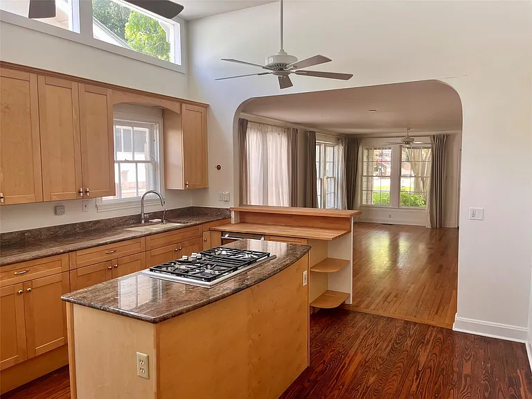 1610 Eva St — Photo 9