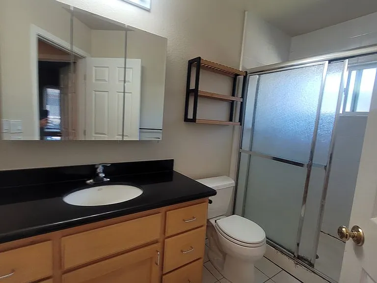 1908 Hackett Ave — Photo 17
