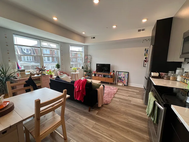 4937 Chestnut St — Photo 2