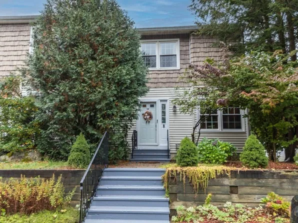 12 Natty Brook Rd Unit 12, Hubbardston, MA 01452