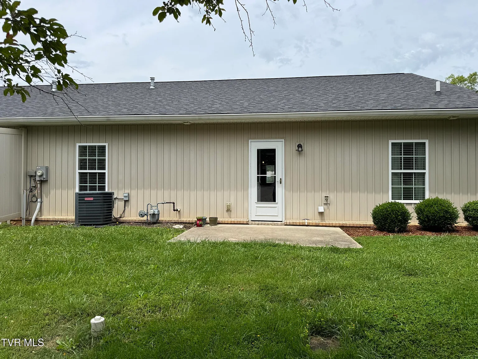 2 bed, 2.5 bath, 1401 sqft, $1,850 — Photo 3